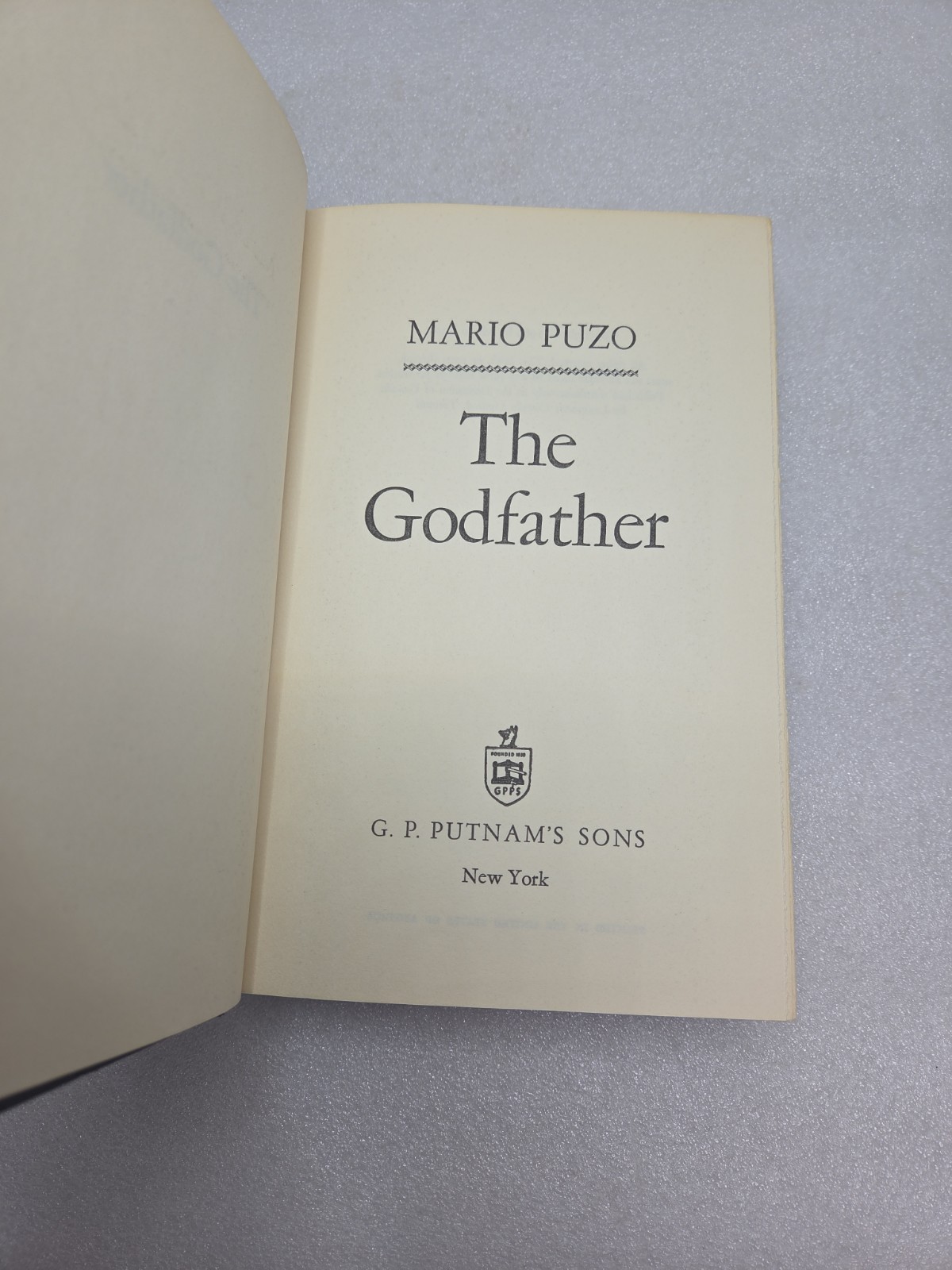 Vintage The Godfather 1969 Mario Puzo Collectable HC Novel. Americana Mob Wives