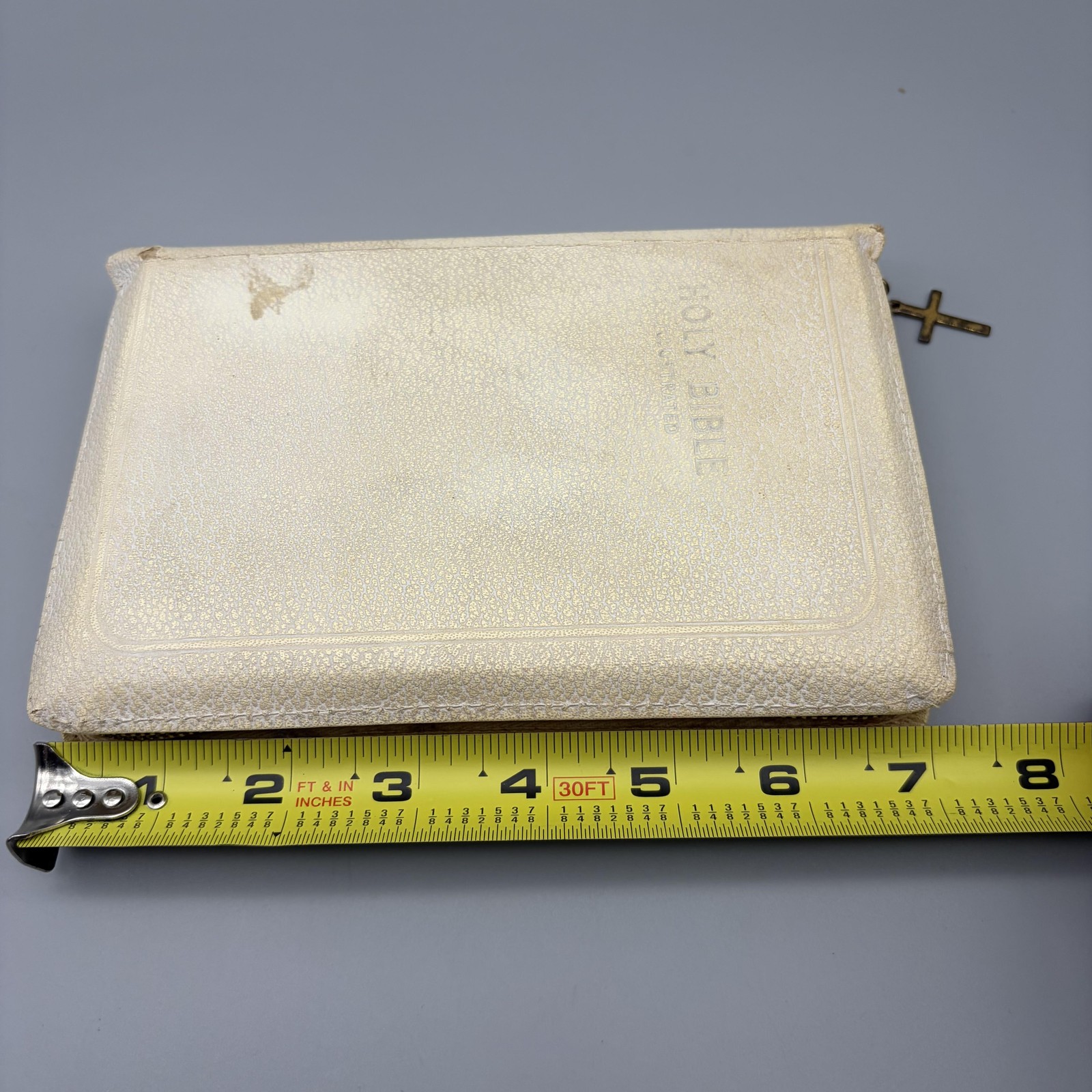 Vintage 1950s Holy Bible Illustrated KJV White Zip Cross HC Faux Leather