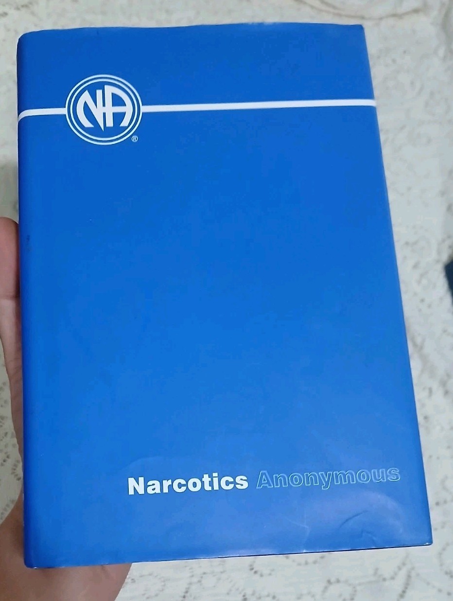 Alcoholics Anonymous 3rd Edition 1976 2001 4th Blue Hardcover Vintage Book Lot