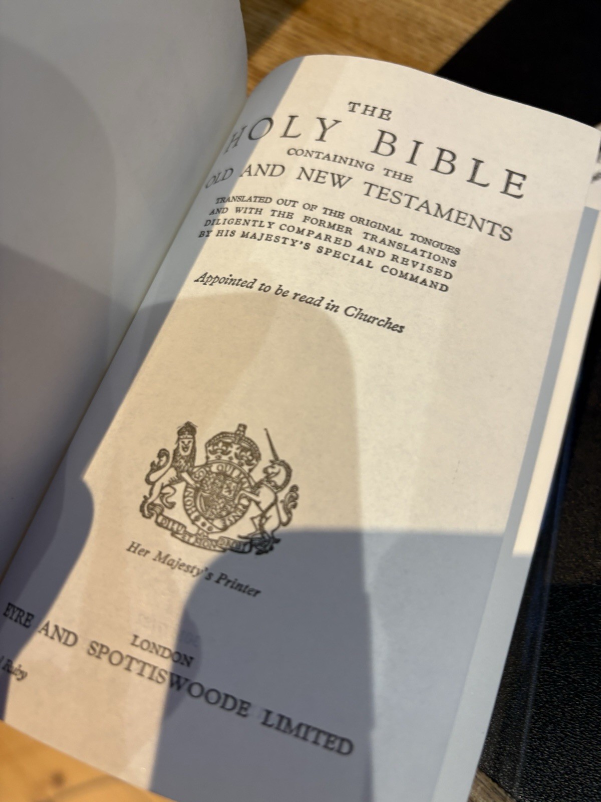 Ruby Text Bible – Illustrated – Eyre & Spottiswoode – Slip Case -good Condition