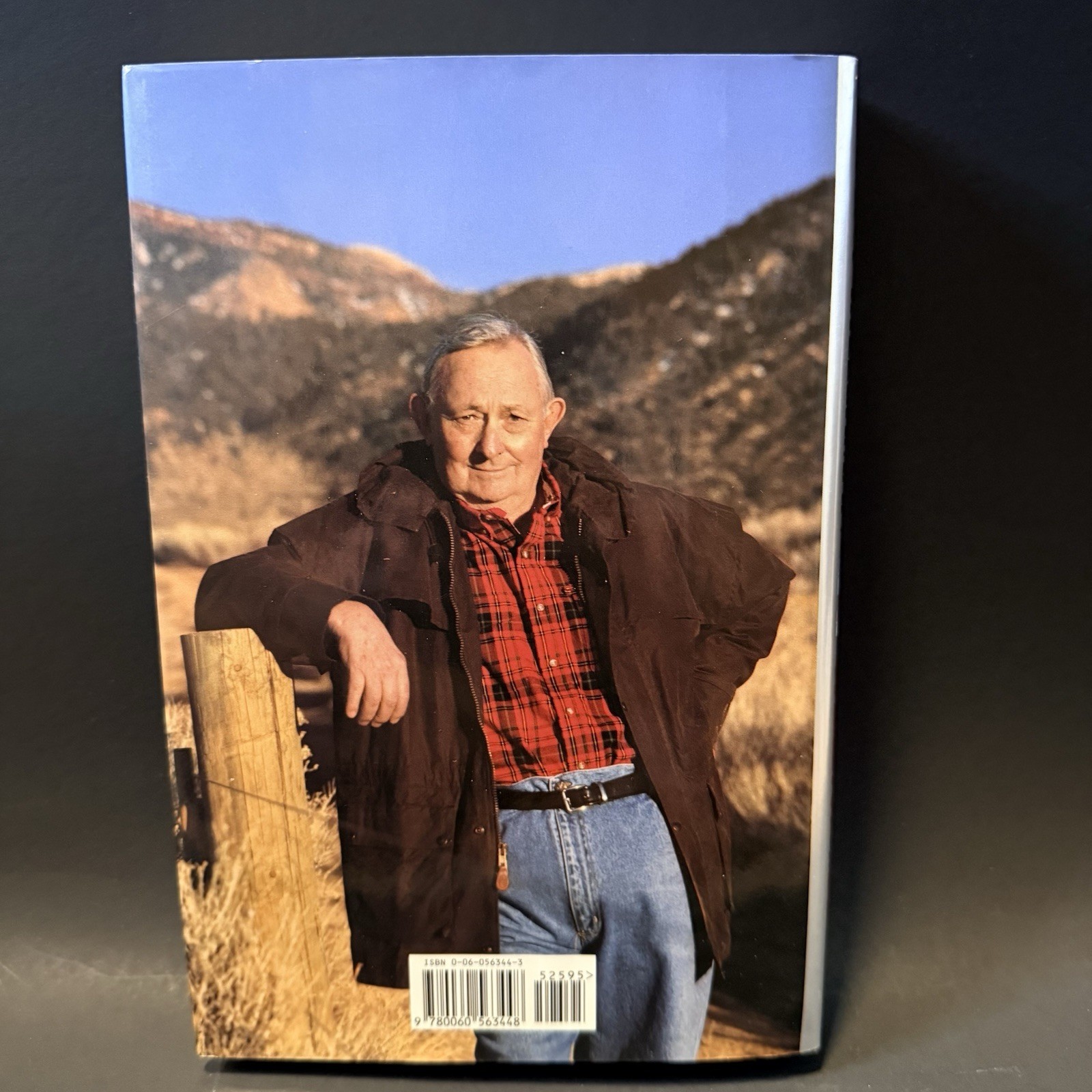 Signed Tony Hillerman Skeleton Man First Edition 1st Printing HC DJ 2004