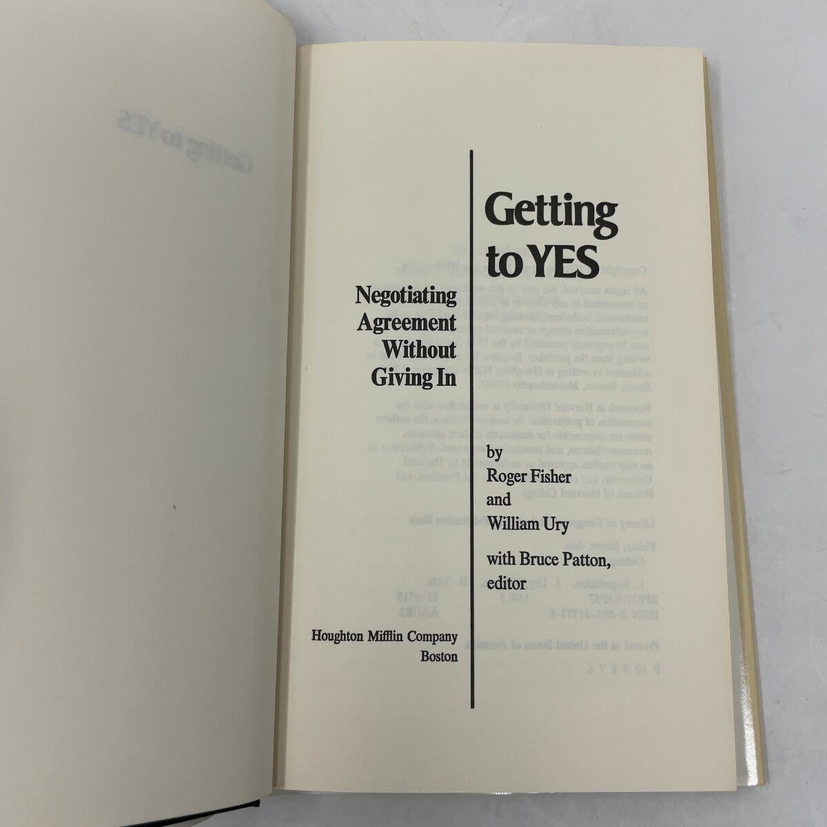 Getting to Yes by Roger Fisher; William Ury HC First Edition Like New 1981