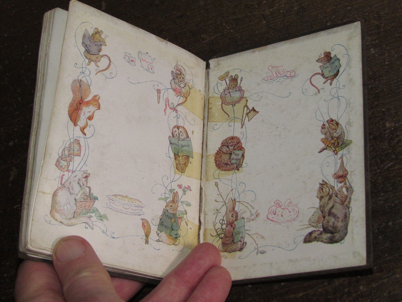 1907 BEATRIX POTTER THE TALE OF PETER RABBIT – very early Frederick Warne ed