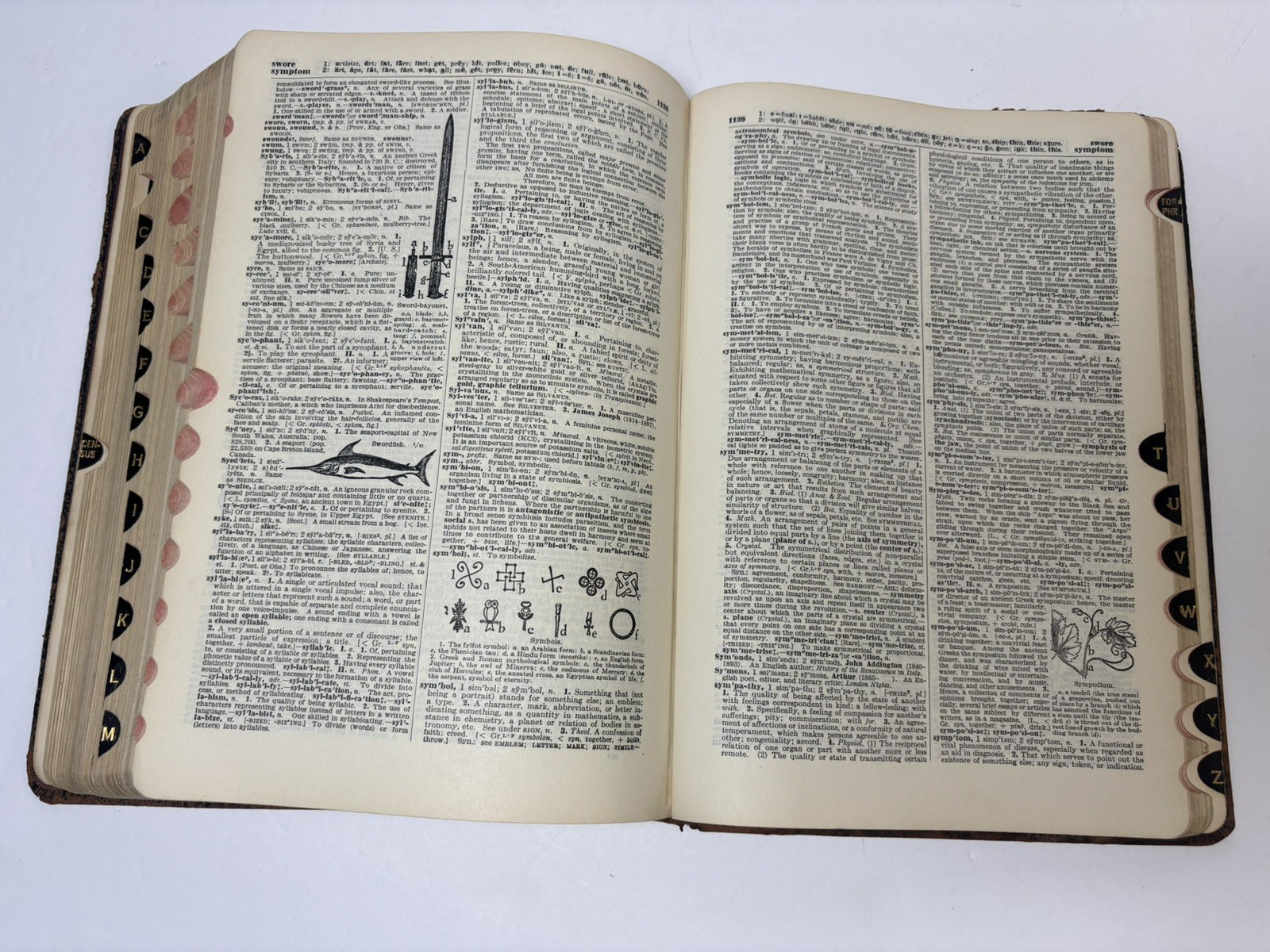 Funk & Wagnalls New Standard Dictionary English 1921 Leather Cover Gold Edges