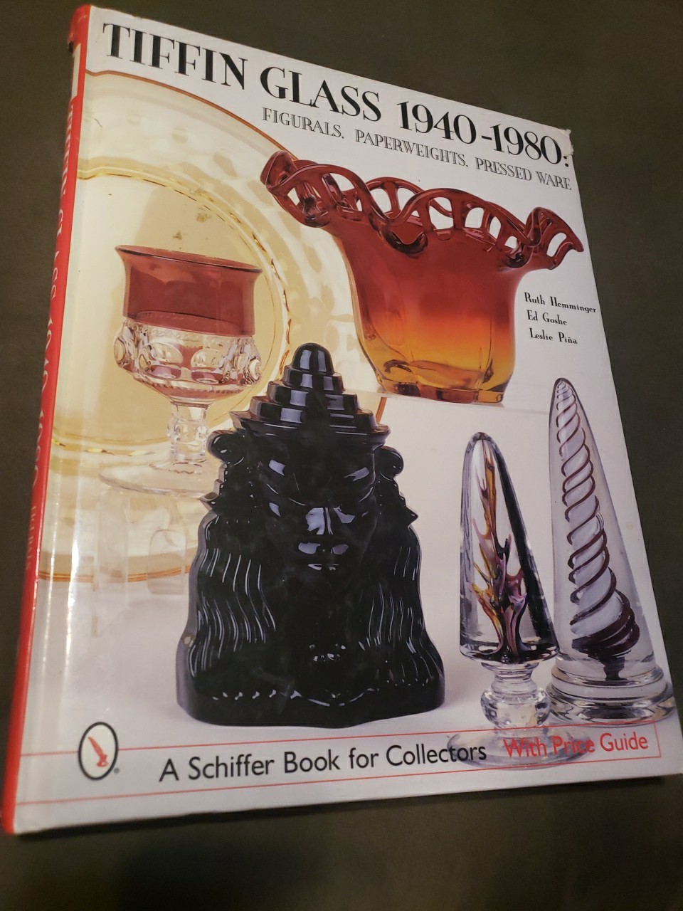 Lot Of 3 Books On Vintage And Collectible Glass