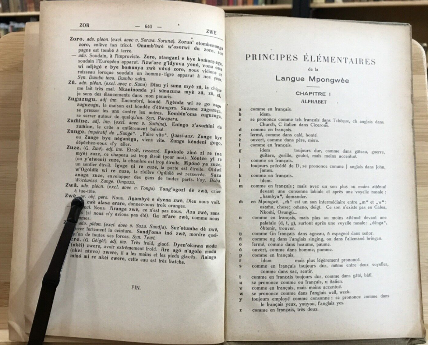 1934 Dictionnaire Mpongwe-Francais by Andre Raponda-Walker