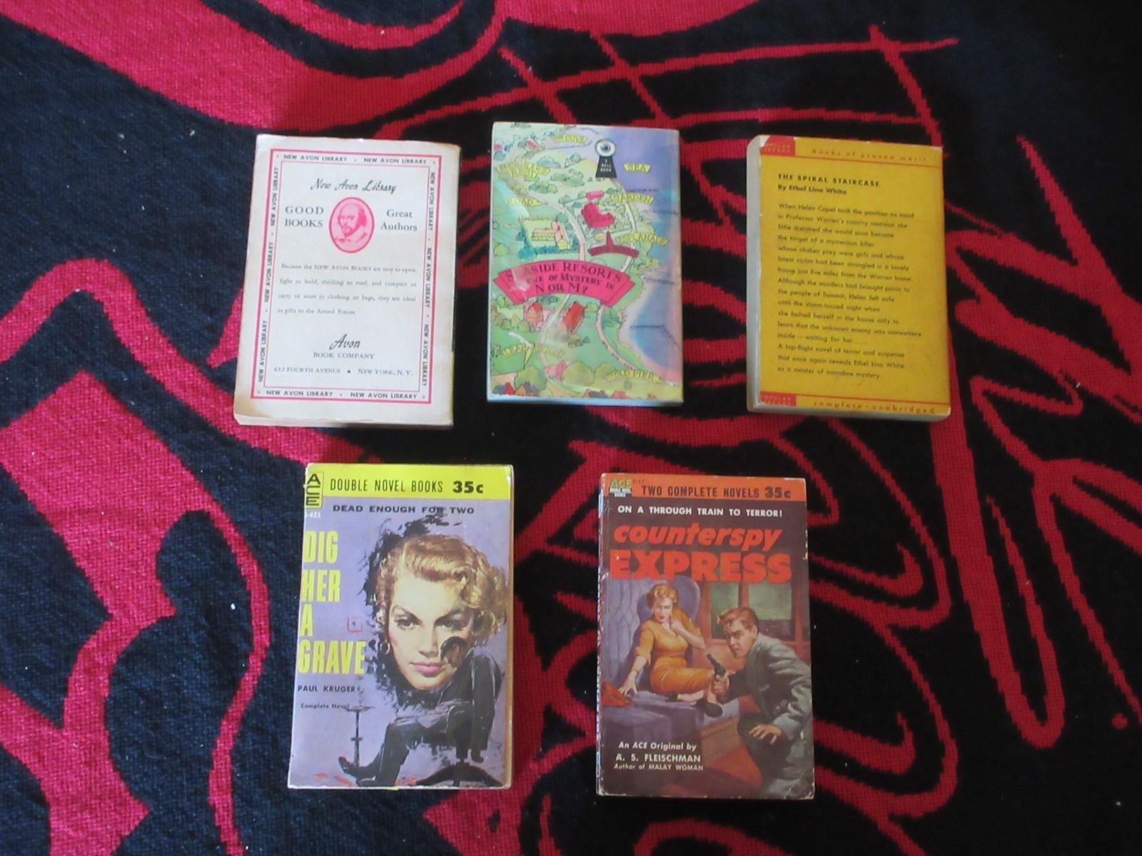 Mixed Lot of 5 Vintage Pulp Fiction PB Books (2 are Double Books)