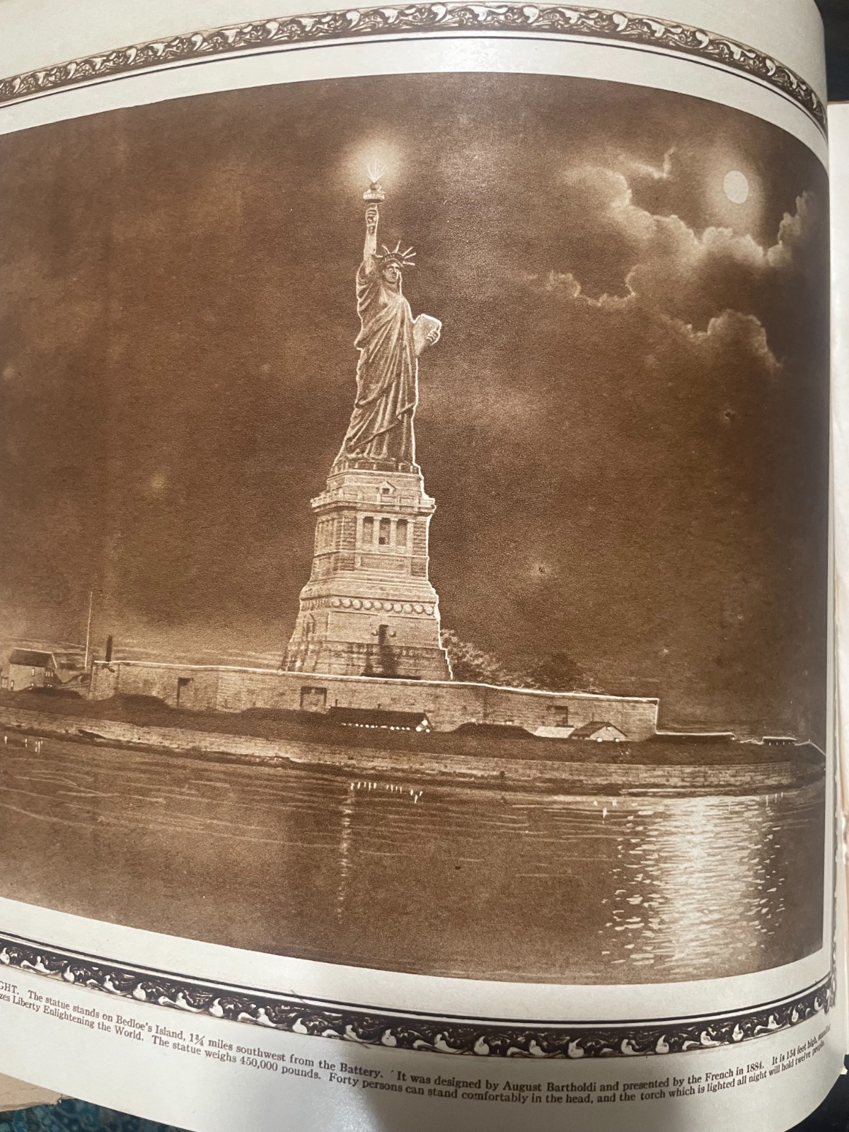 1914 NEW YORK ILLUSTRATED ROTOGRAVURE EDITION BOOK. Incredible Images!