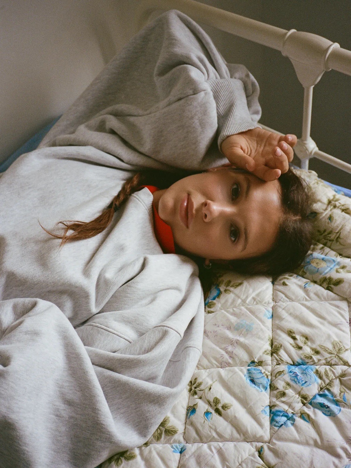 VOGUE UK-BRITISH MAGAZINE-DECEMBER 2025-MILLIE BOBBY BROWN-Brand New