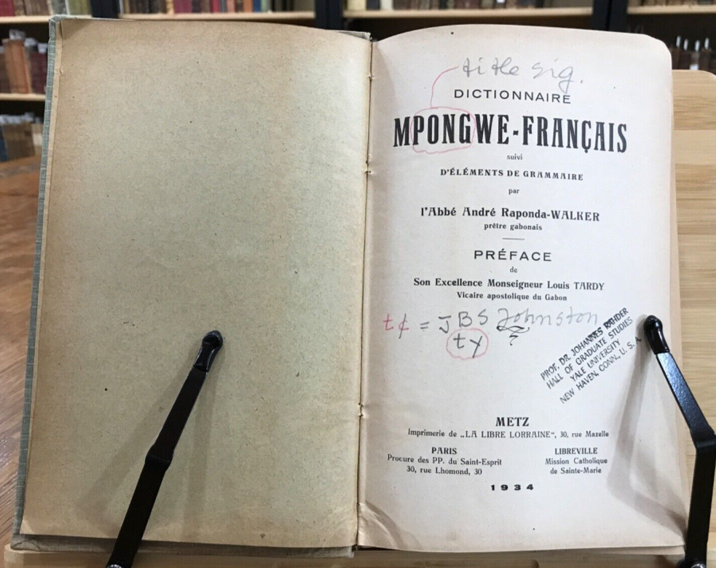 1934 Dictionnaire Mpongwe-Francais by Andre Raponda-Walker