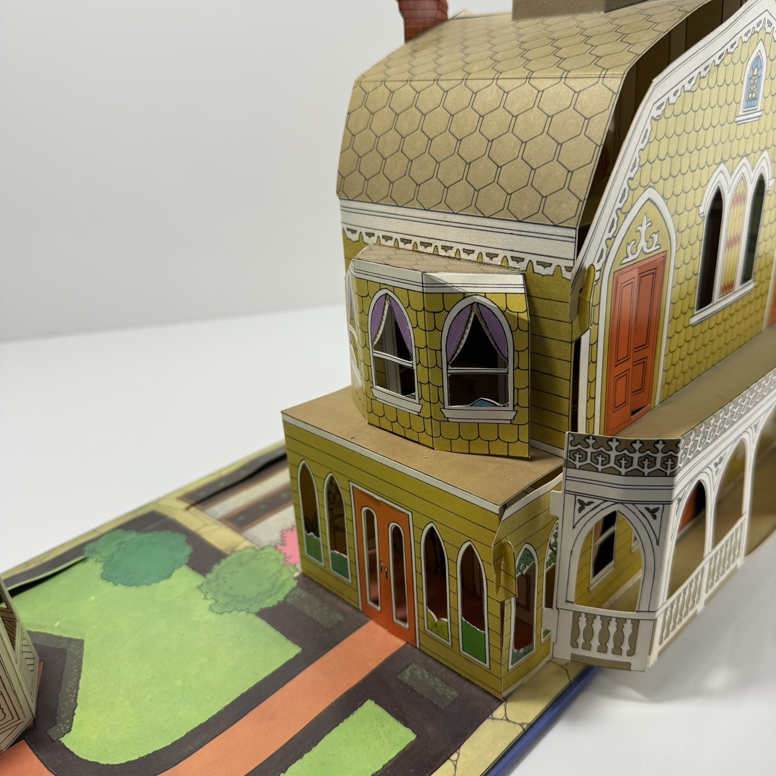 A Victorian Dollhouse Pop Up Dollhouse Book 3-D1982 Random House Rare