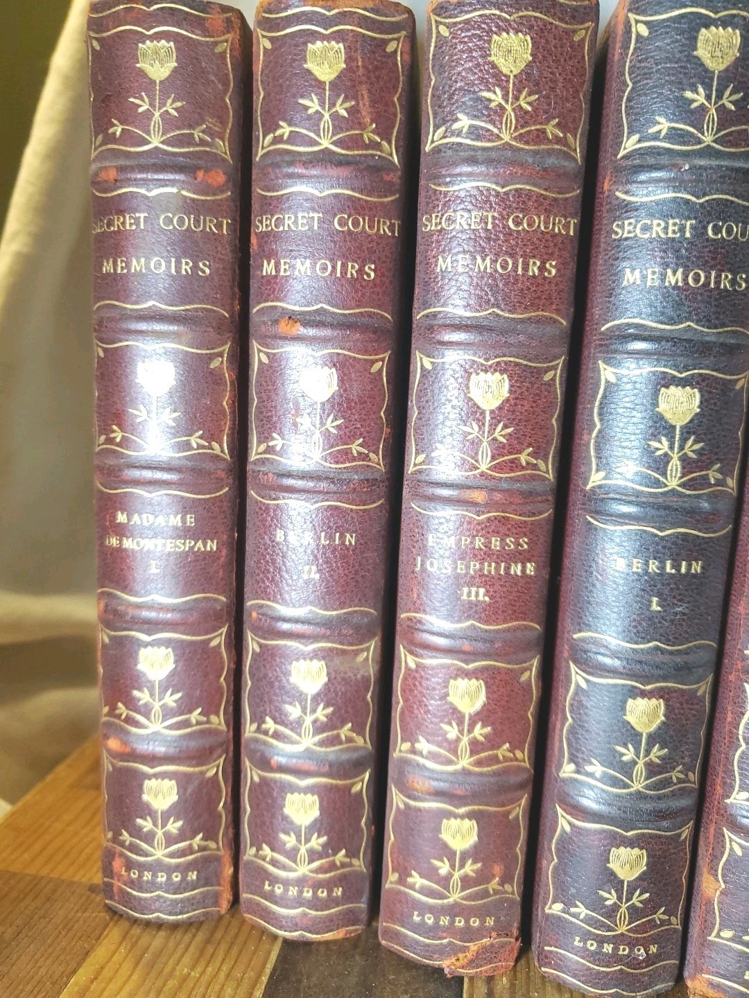 Red Leather 15 Vols Grolier Society Very Limited Edition Secret Court Memoirs