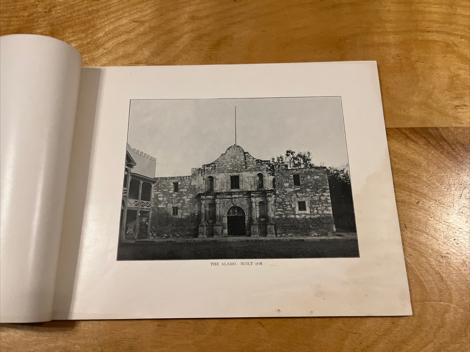San Antonio Through a Camera – Business Men’s Club (1906)