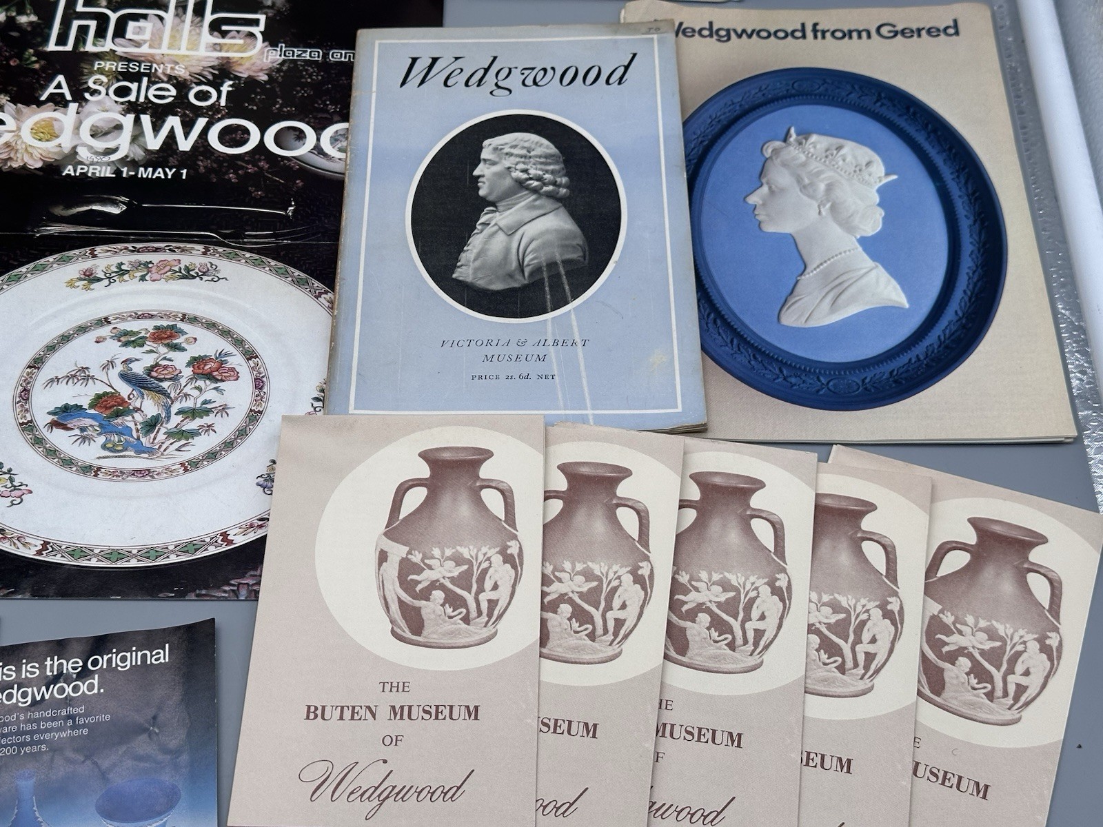Wedgwood Lot of Vintage Books Booklets Ephemera 1950’s – 1970’s!