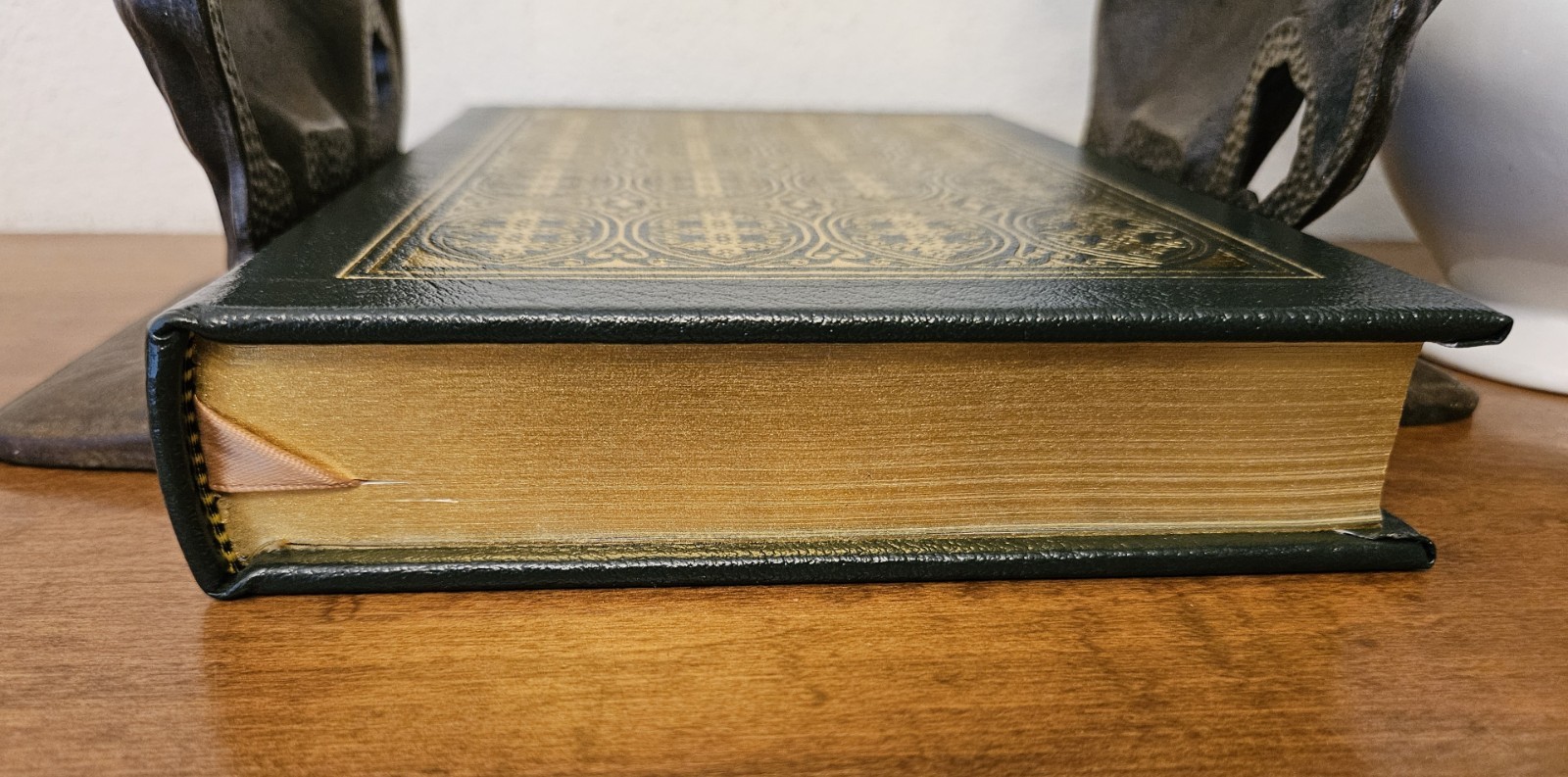 Easton Press The Razor’s Edge W. Somerset Maugham FINE!