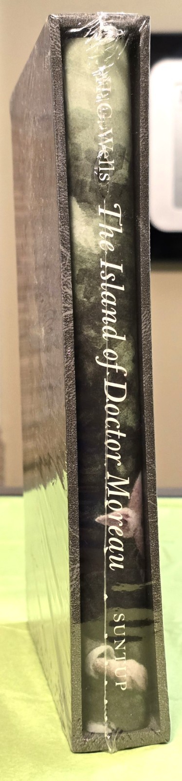 DINGED CASE SEALED Suntup HG Wells ISLAND DR MOREAU Signed Artist Edition NEW