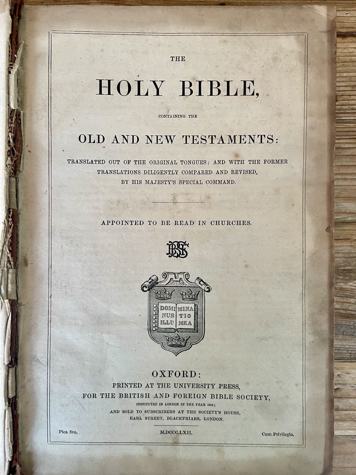 Oxford University Press Antique Family KJV Bible – Large, Classic & Historical