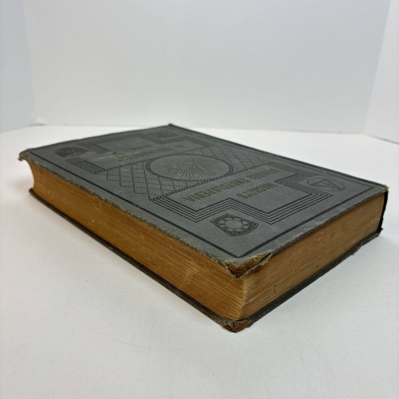 Mackey’s Revised Encyclopedia of Freemasonry Volume II M-Z 1929 HC Rare 1O