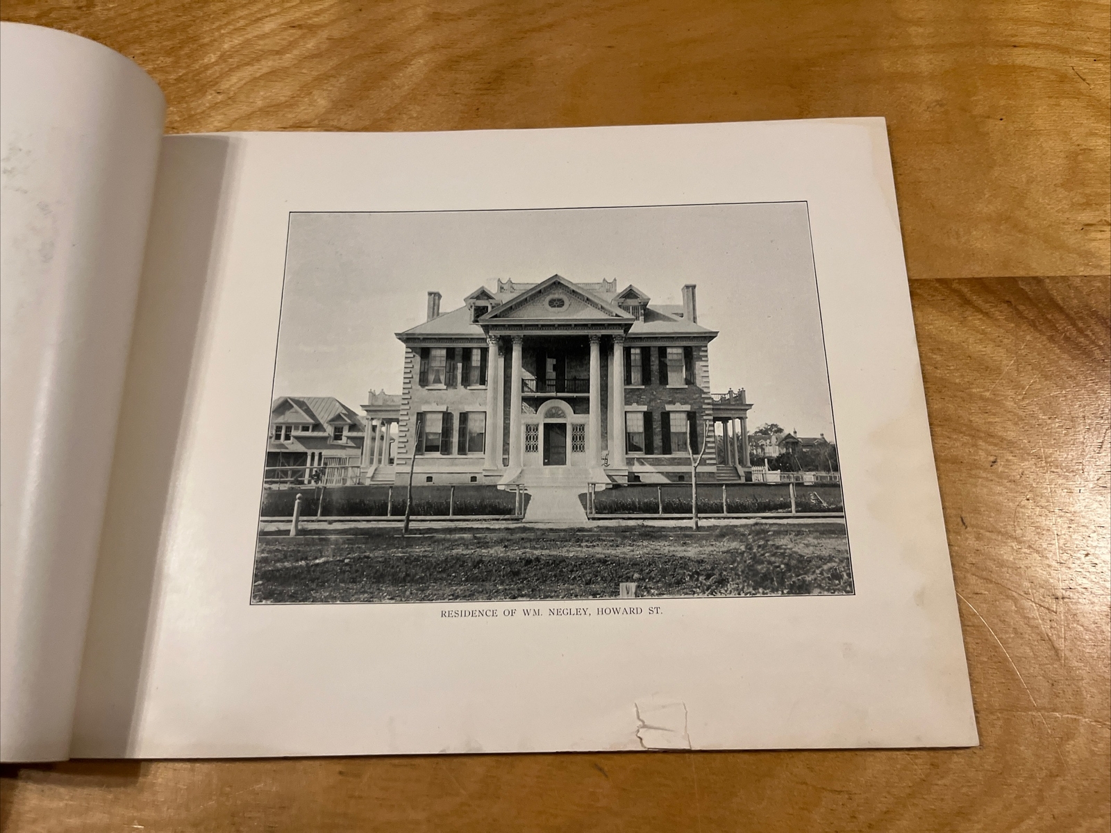 San Antonio Through a Camera – Business Men’s Club (1906)