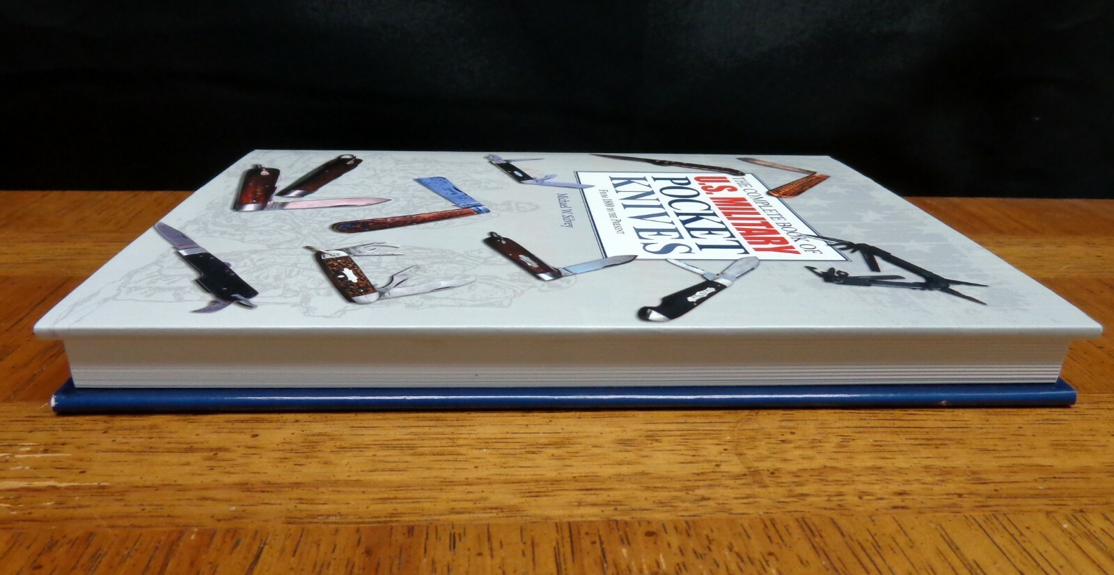 THE COMPLETE BOOK OF U.S. MILITARY POCKET KNIVES By Michael Silvey