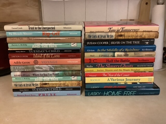 25 Teen Young Adult Hardcover Books 1980s Atheneum Unread Condition w/ Jackets