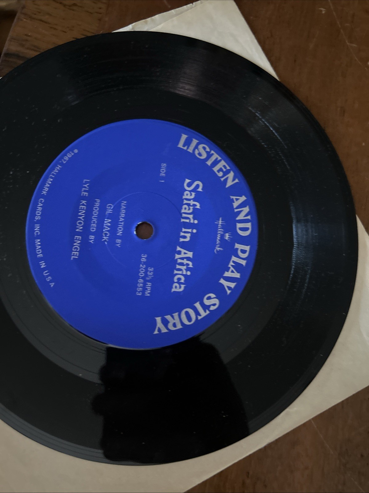 Hallmark SAFARI IN AFRICA 1967 pop-up book with record Listen and Play
