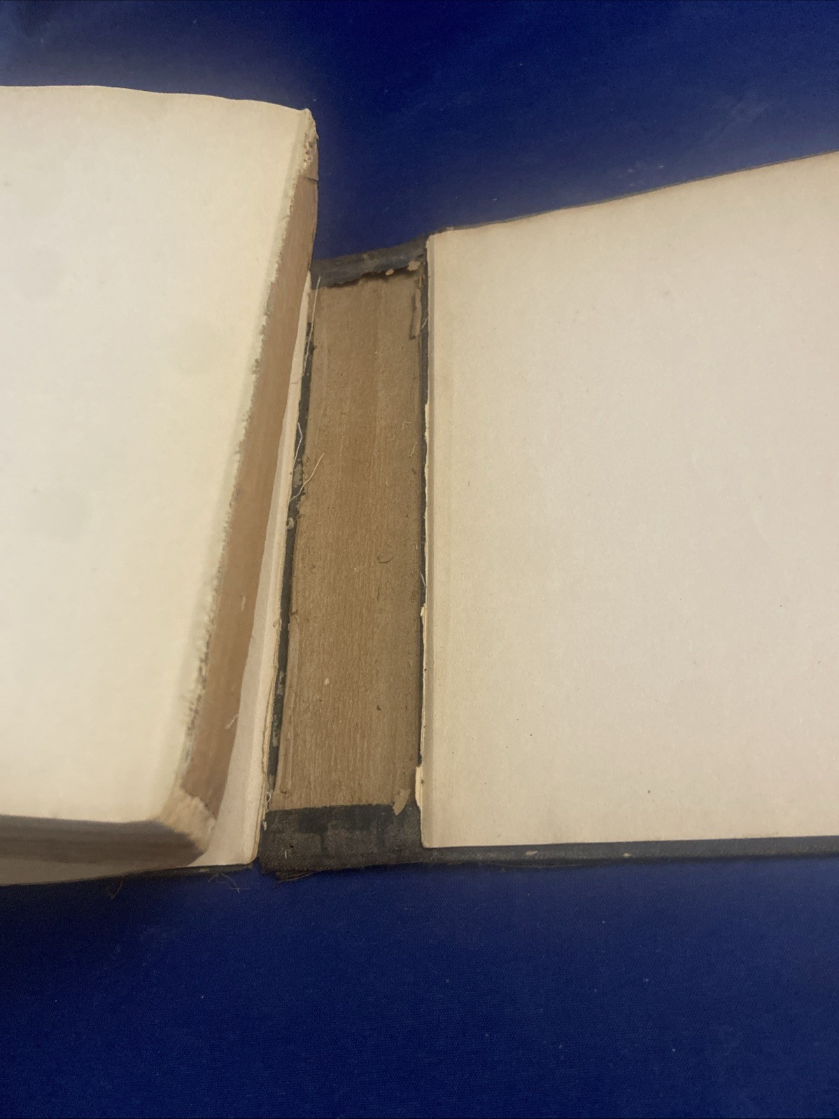 Ernest Hemingway – 1st Edition: A Farewell to Arms (1929 Early Printing)