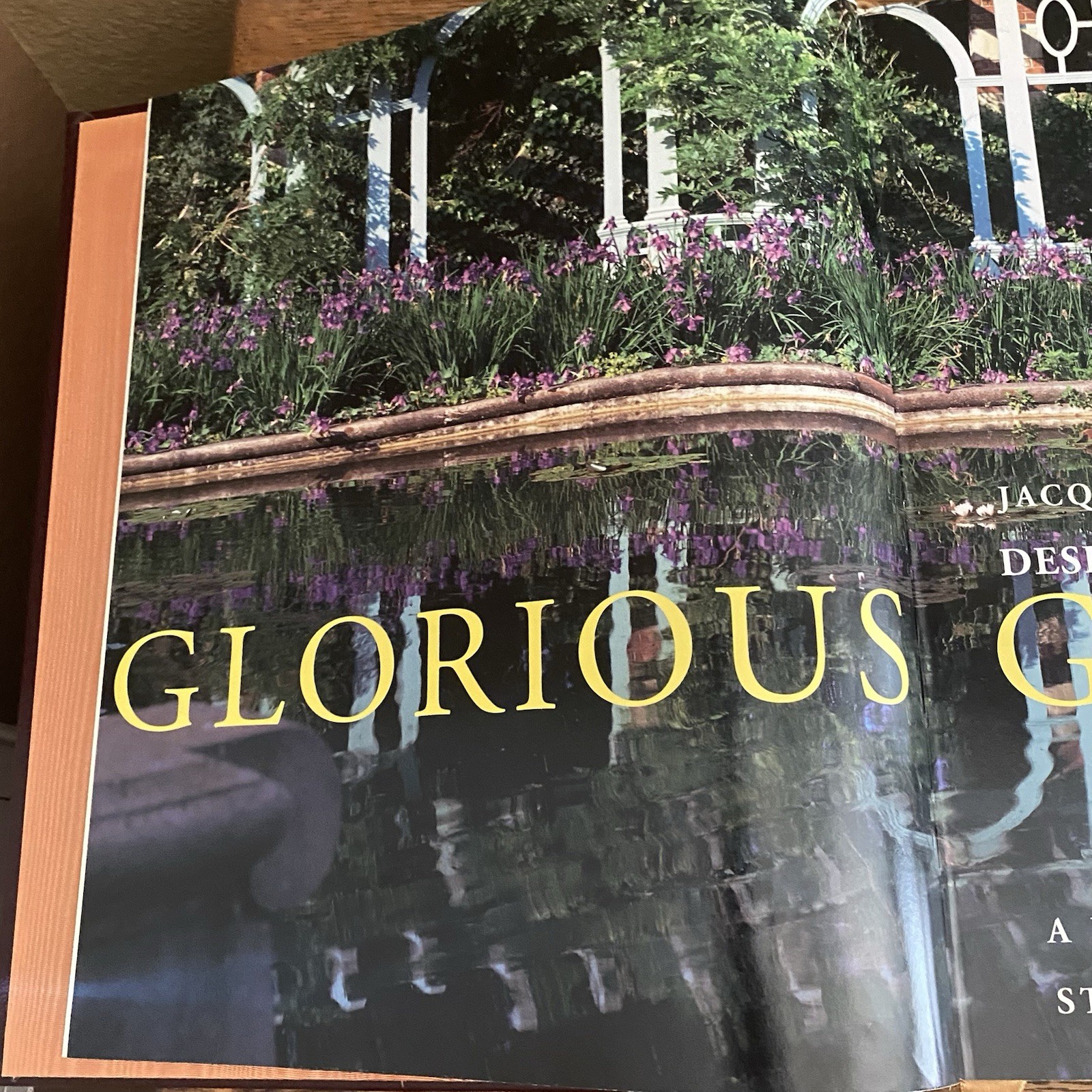 “Glorious Gardens” Roundtable Press Leather Bound HC Jaqueline Heriteau Book