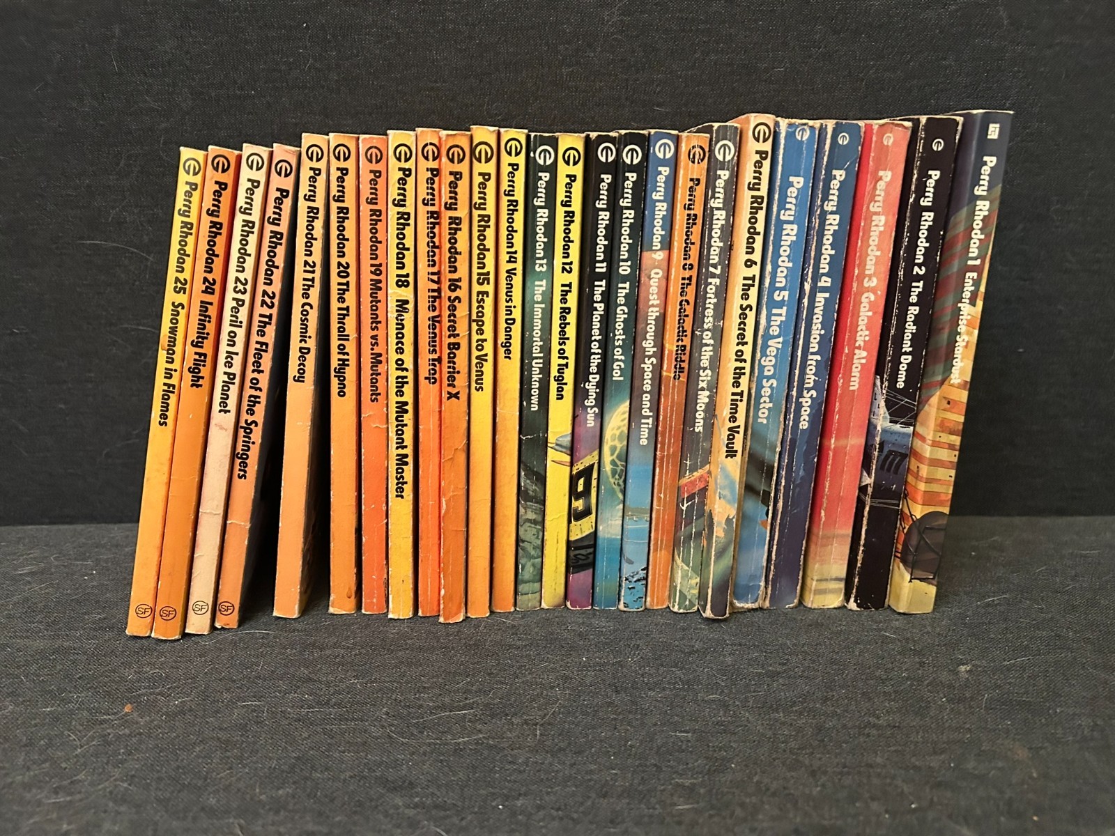 Full set Perry Rhodan books 1970’s Chris Foss covers 25 paperbacks
