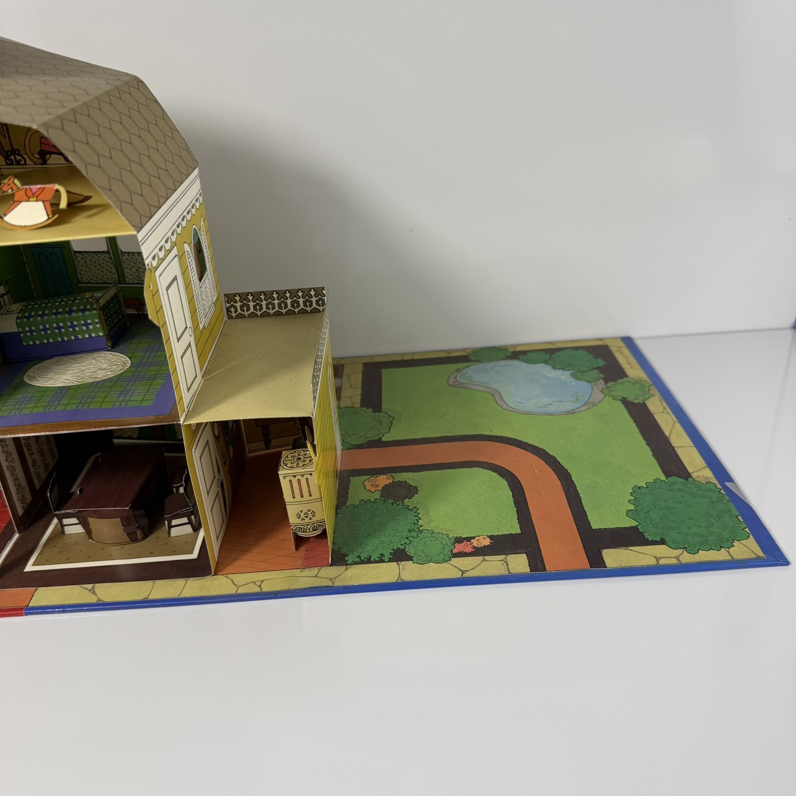 A Victorian Dollhouse Pop Up Dollhouse Book 3-D1982 Random House Rare
