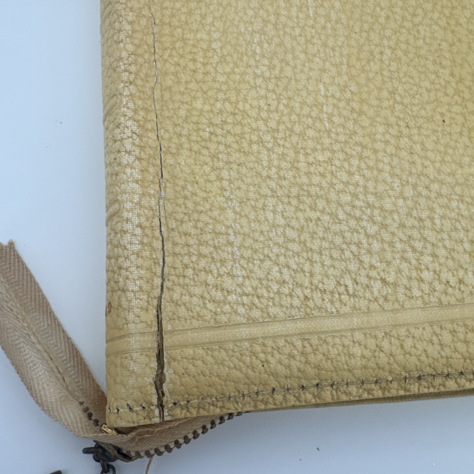VTG 1950s KJV Holy Bible Illustrated Edition White With Zipper And Cross Charm