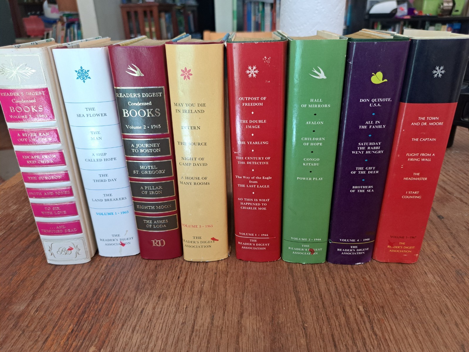 Vintage Readers Digest Condensed Books Lot of 8 Decorative Covers Staging Decor