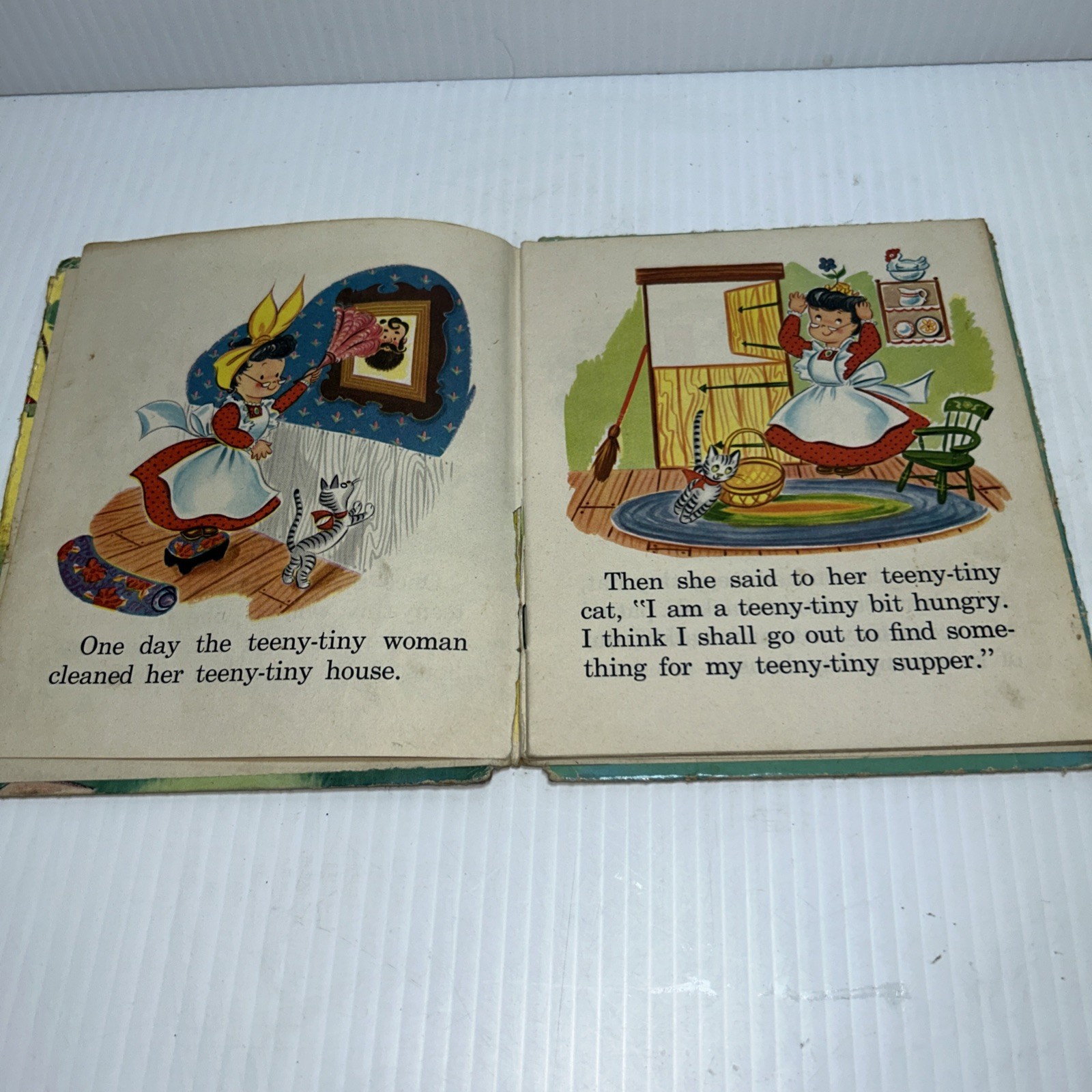 Vintage Tell-A-Tale Book, Whitman Publishing A Teeny-Tiny Tale 1955 See Pics!
