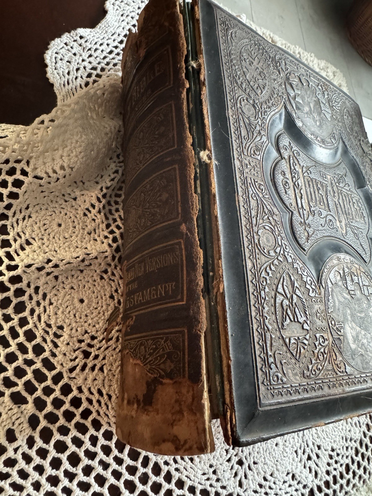 Holy Bible Illustrated Ornate Embossed Leather Binding with Metal Clasps