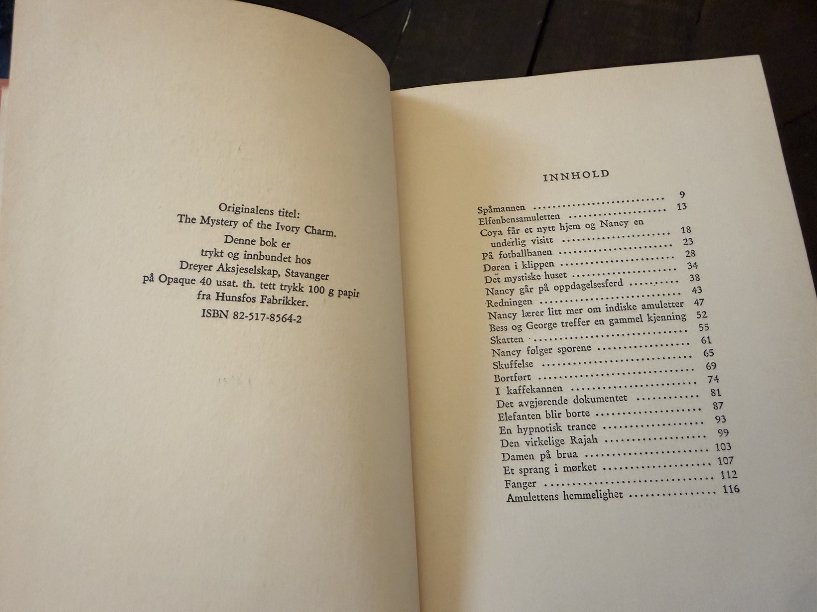 Nancy Drew Mystery The Mystery of the Ivory Charm – Norwegian Edition Hardcover