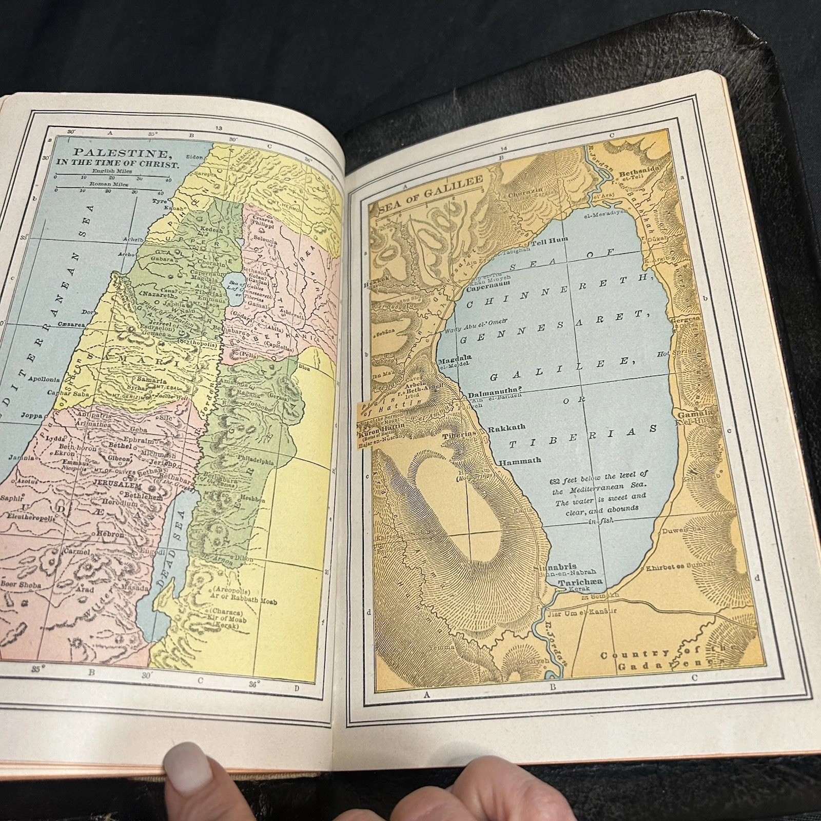 1950’s Holy Bible Self-Pronouncing King James Version World Publishing Co