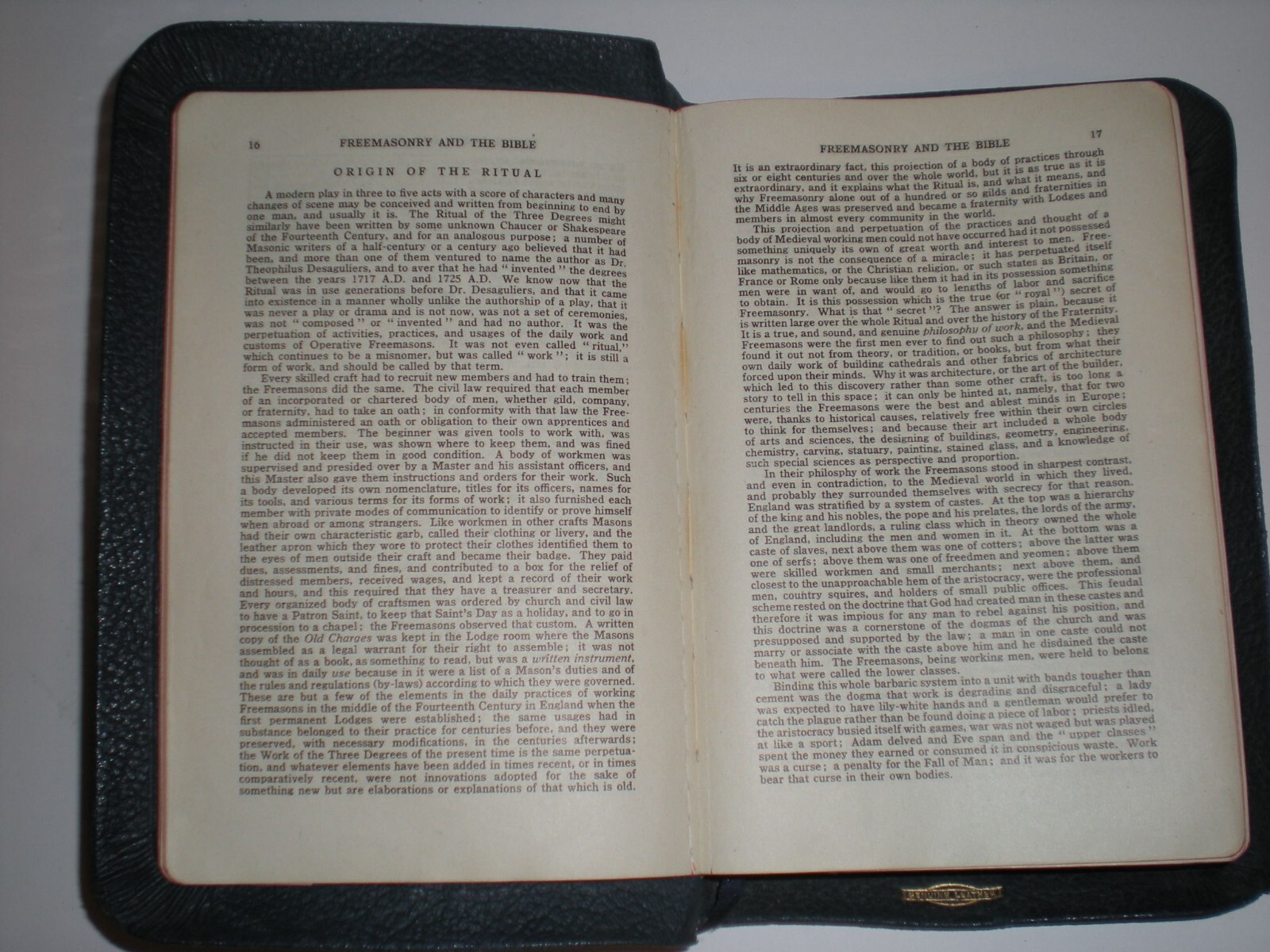 Presentation Holy Bible dist. by The Masonic History Company Chicago Ill. vtg