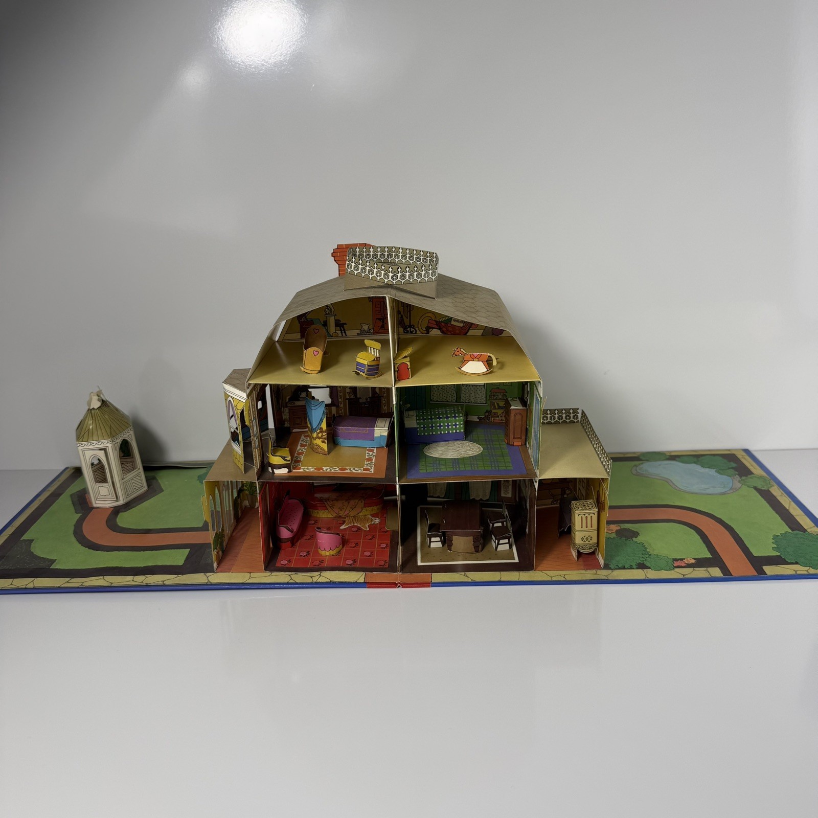 A Victorian Dollhouse Pop Up Dollhouse Book 3-D1982 Random House Rare