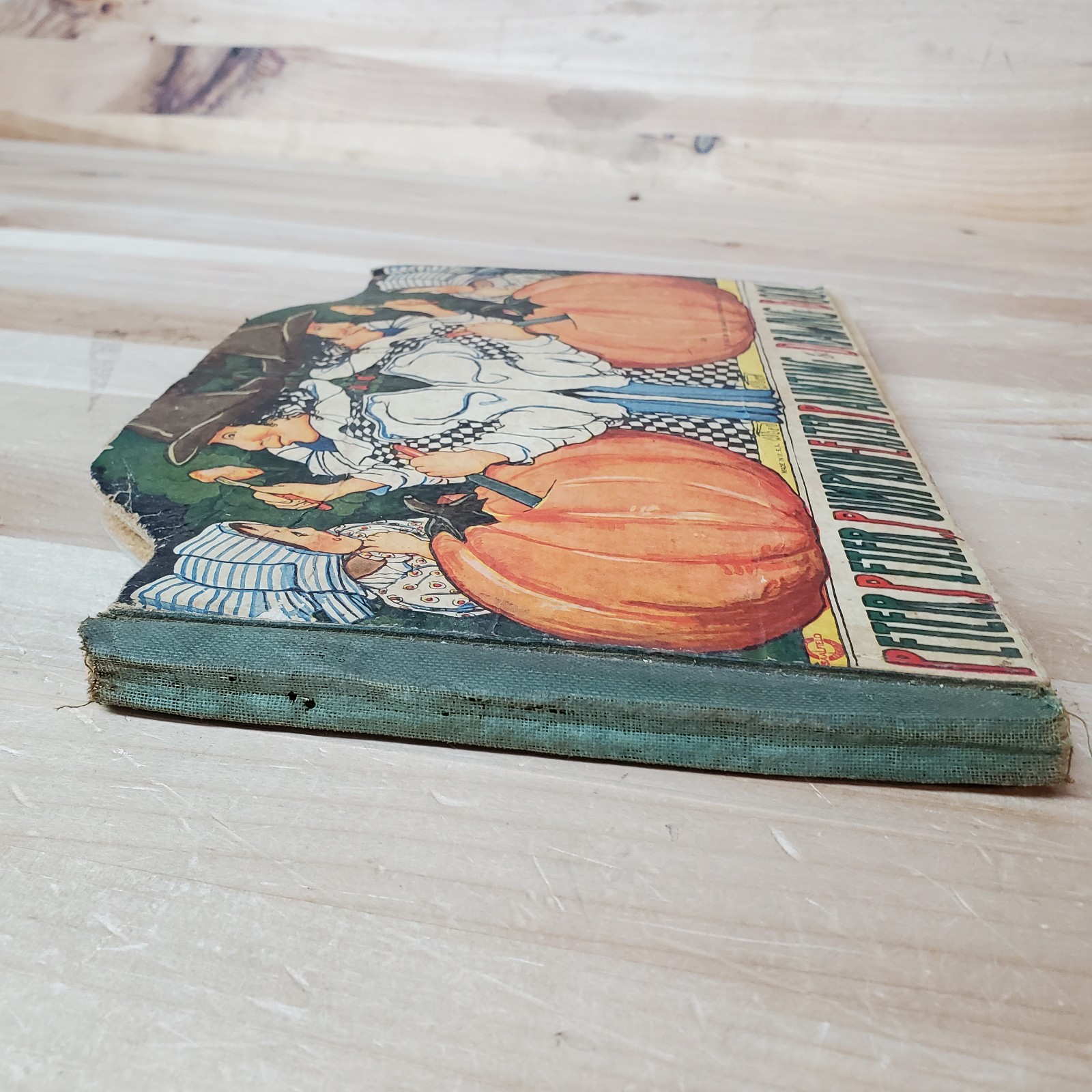 Peter Peter Pumpkin Eater, The Saalfield Publishing Co, 1922. Oversized HC VG