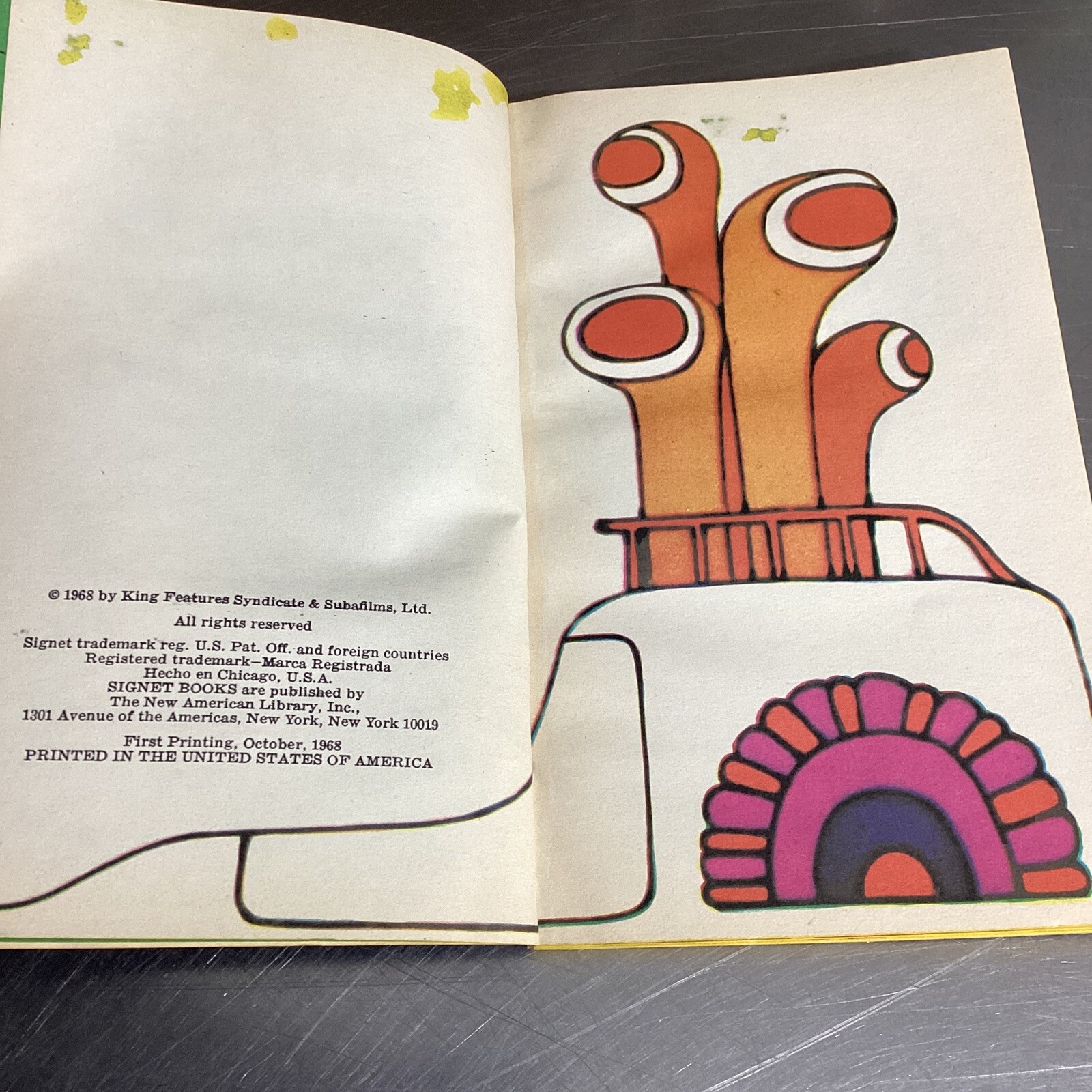 The Beatles Yellow Submarine (1968) Illustrated Paperback Book First Printing