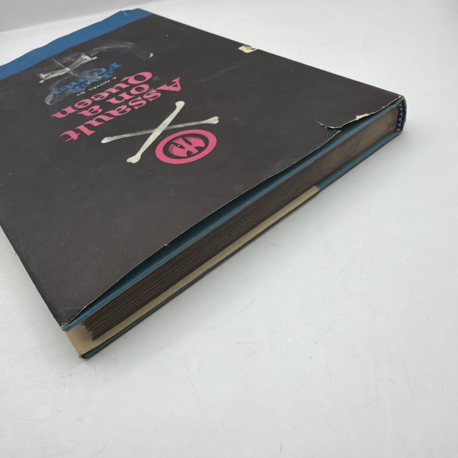 Assault on a Queen / Jack Finney / 1959 / hardback w dust jacket Book Club Editi