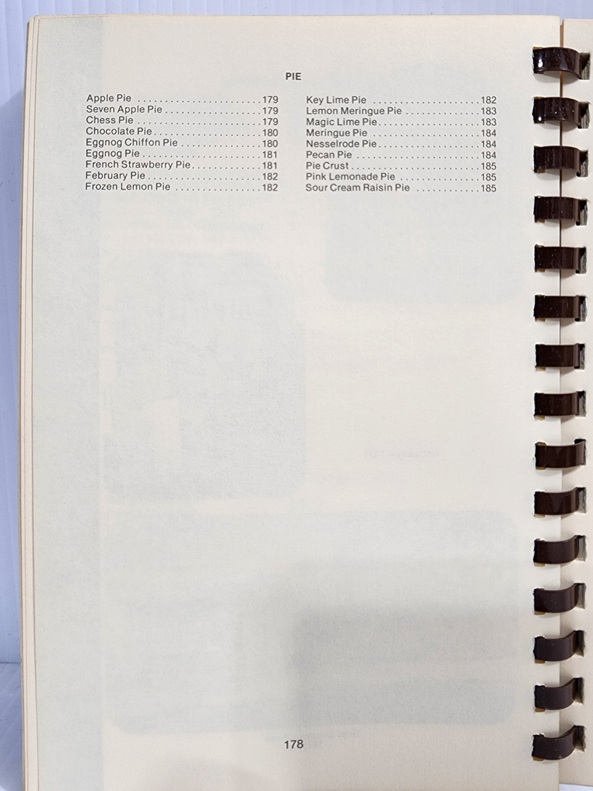 Des Moines Women’s Club Cookbook Centennial Edition 1885 – 1985 (Spiral)