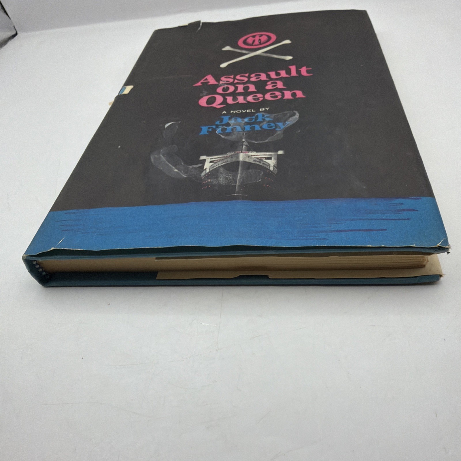 Assault on a Queen / Jack Finney / 1959 / hardback w dust jacket Book Club Editi