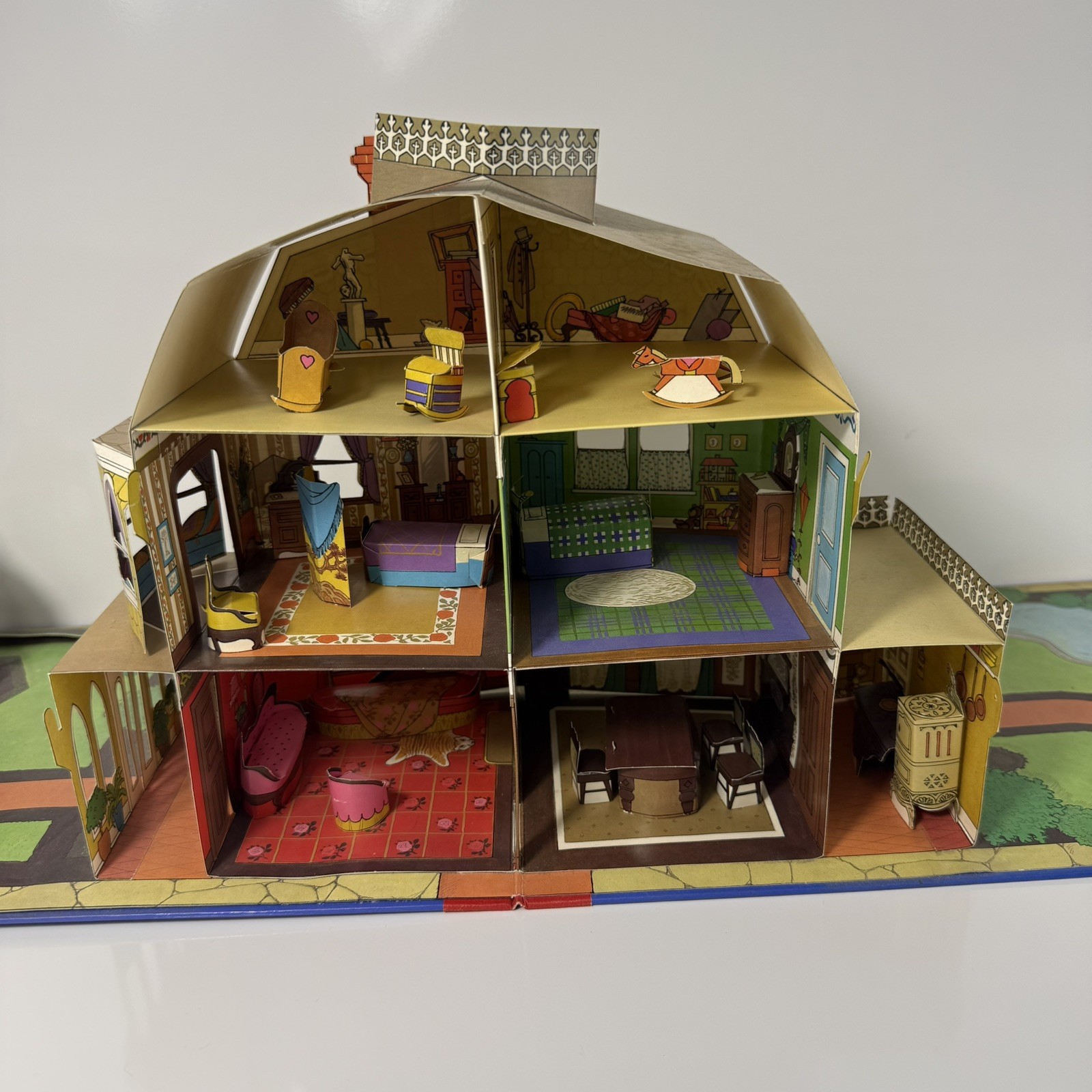A Victorian Dollhouse Pop Up Dollhouse Book 3-D1982 Random House Rare