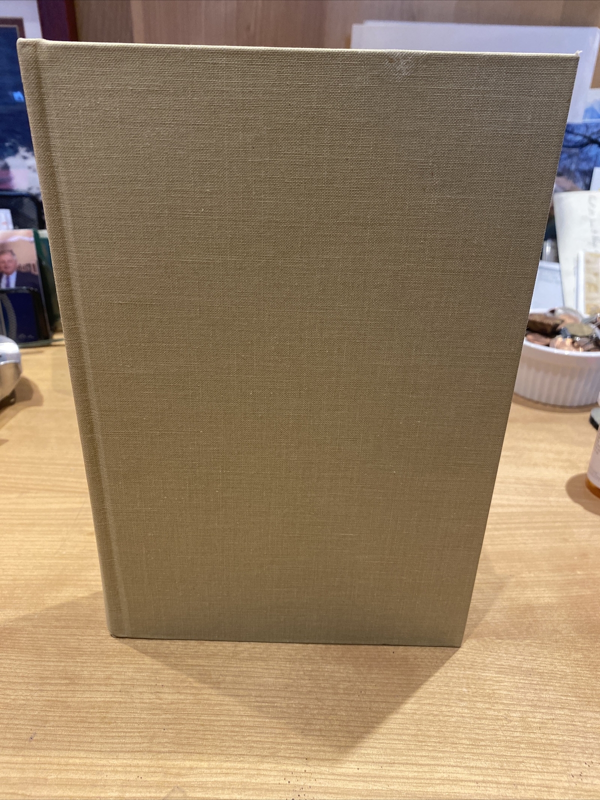 ERNEST HEMINGWAY: A COMPREHENSIVE BIBLIOGRAPHY 568 Pages (Out-of-Print)