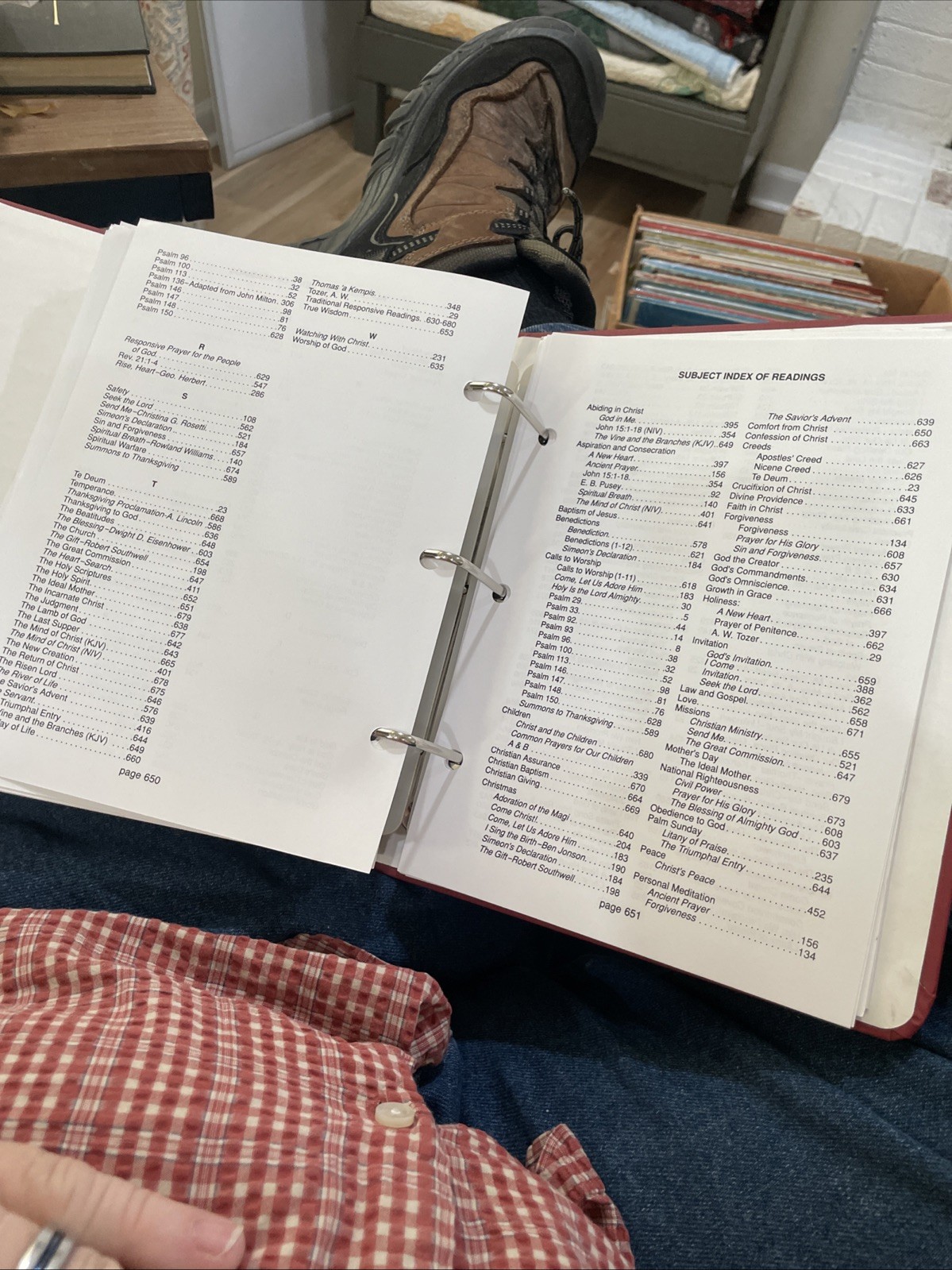 Sing Joyfully Hymn Book Spiral Bound 683 Pages VG