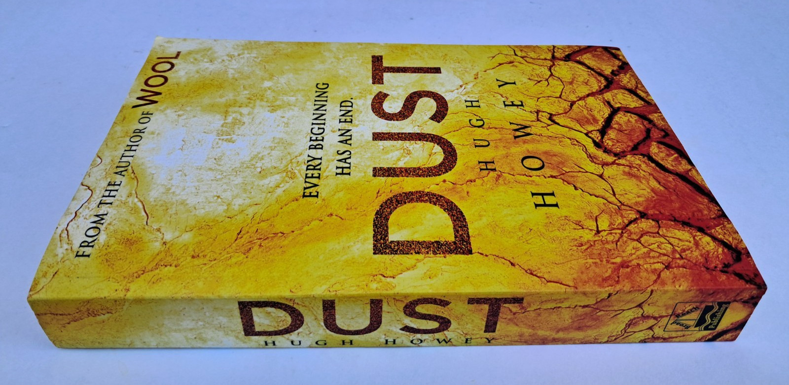 Dust by Hugh Howey – SILO Trilogy – 1st Edition – Excellent Condition