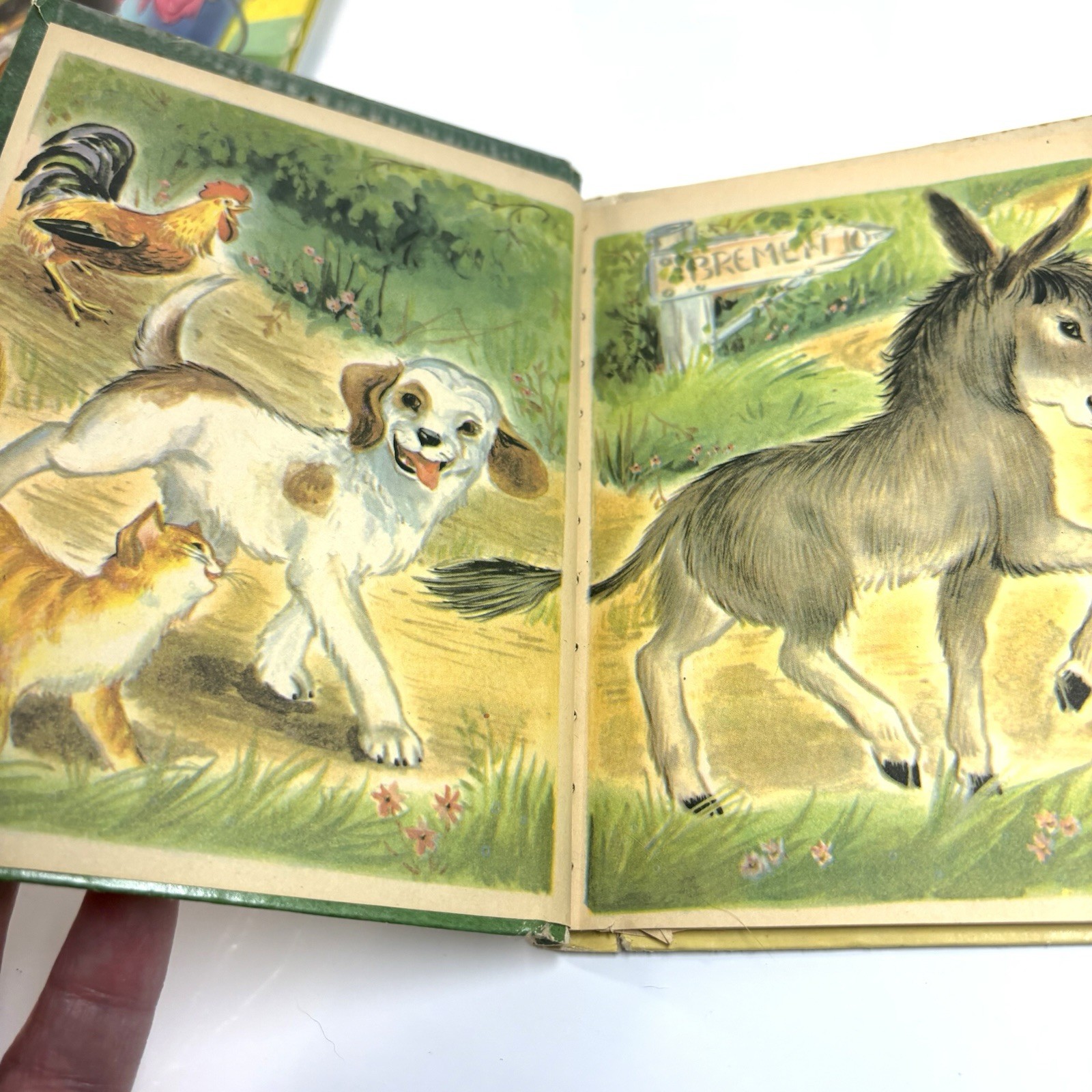 THE BREMEN TOWN MUSICIANS Book 1960 Rand McNally Jr Elf Illustrated