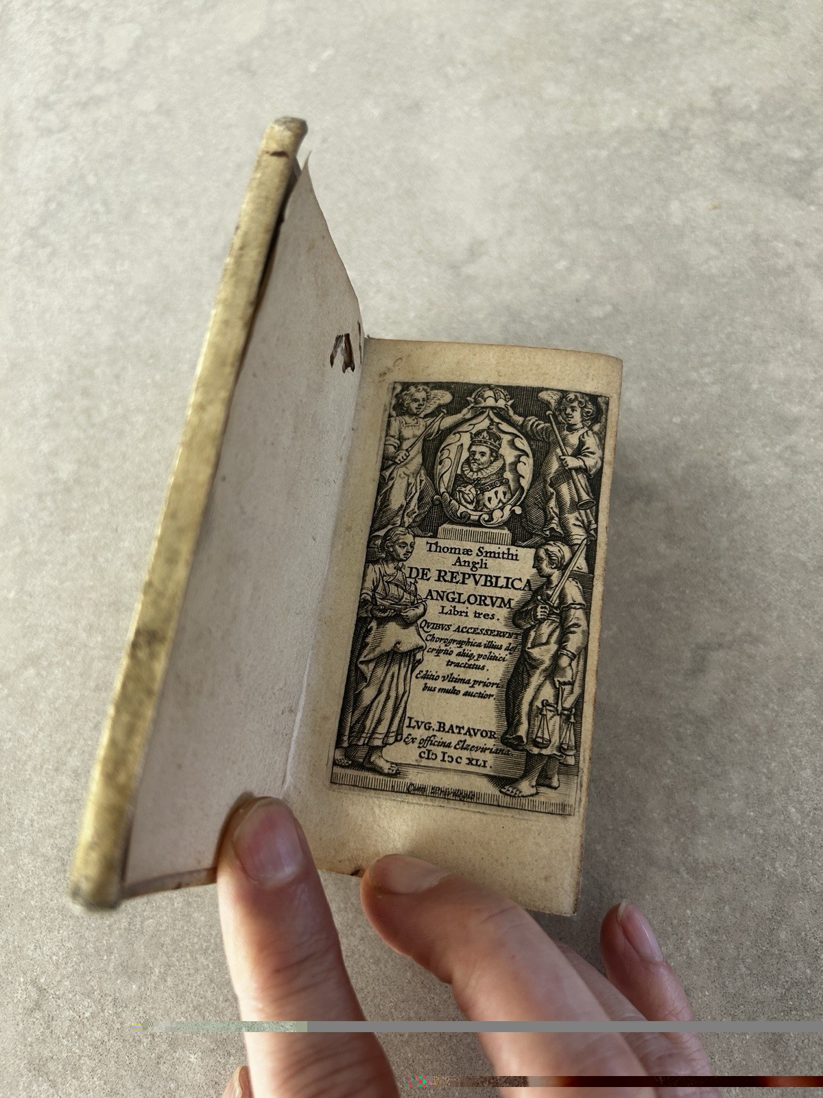 1641 Elzevier Miniature Book Thomas Smith De Republica Anglorum Leiden Vellum
