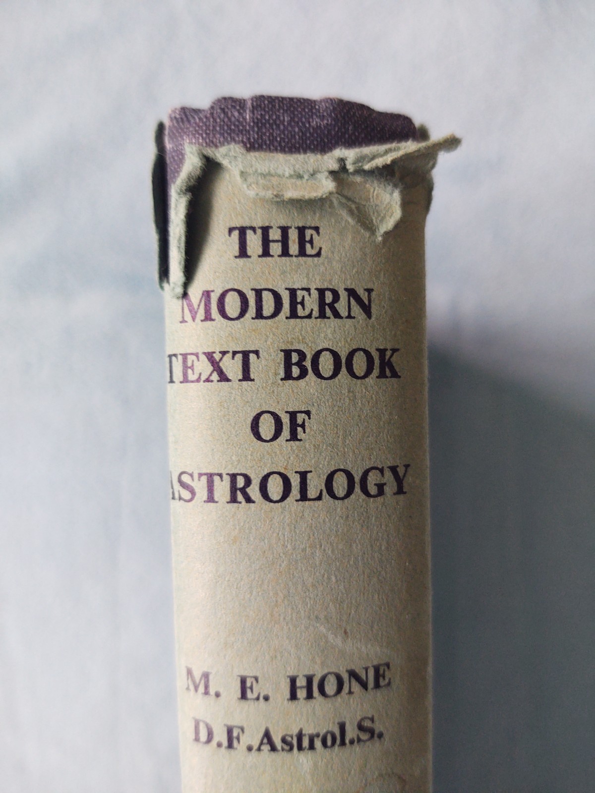 THE MODERN TEXT-BOOK OF ASTROLOGY by Margaret E. Hone 1968 vg